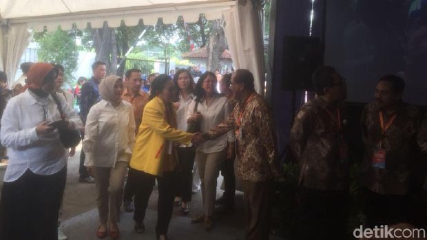 Semringah, Titiek Soeharto Dampingi Prabowo Daftar Capres ke KPU