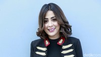 Selvi Kitty saat ditemui di kawasan Trans TV, Kapten Tendean, Jakarta Selatan pada Jumat (10/8). Pool/Palevi S/detikFoto.
