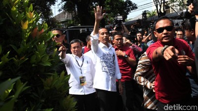 Jokowi dan Maruf Amin Tiba di KPU