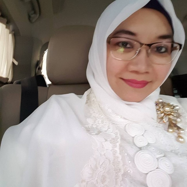 Dipertemukan lewat taaruf, mereka saling cocok dalam perkenalan singkat. Wury yang kala itu bekerja sebagai perawat gigi di puskesmas dikenalkan dengan Ma’ruf oleh Kiai Hidayat. Foto: Ist.