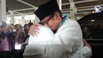 Momen Sandiaga Cium Mobil Dinas di Saat Terakhir Jadi Wagub