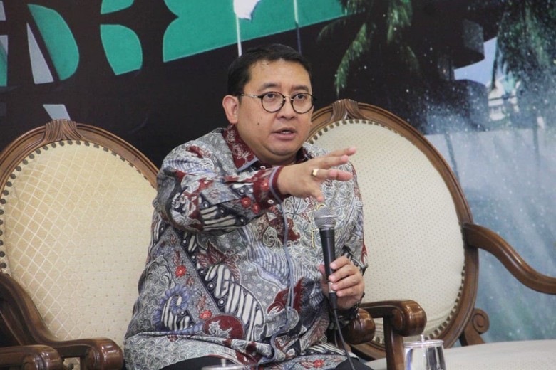 Fadli Zon Sarankan Menteri Kabinet Kerja Mundur Jika Jadi Timses Fadli Zon Sarankan Menteri Kabinet Kerja Mundur Jika Jadi Timses