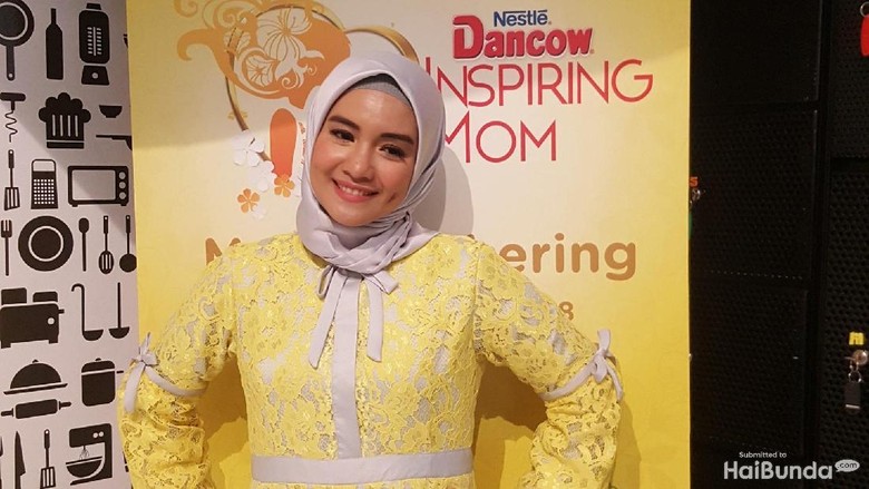 Demi Anak, Intan Nuraini Belajar Doyan Makan Sayur/ Foto: Amelia Sewaka Demi Anak, Intan Nuraini Belajar Doyan Makan Sayur/ Foto: Amelia Sewaka