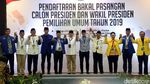 Potret Prabowo Diapit Sandiaga dan AHY saat Daftar ke KPU