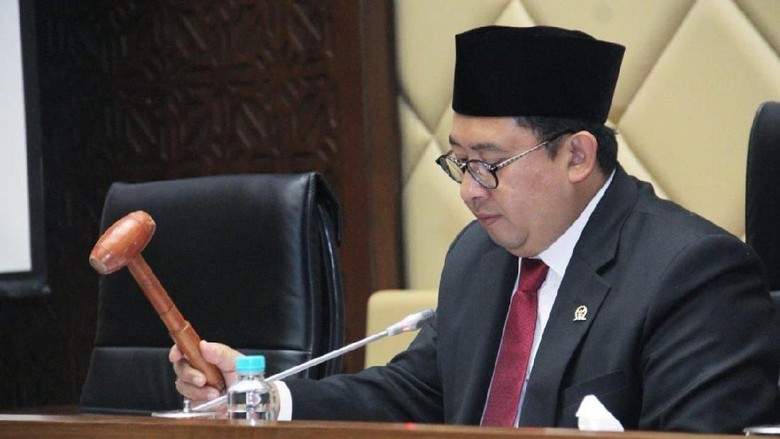 Fadli Zon Calon Kuat Kembali Isi Kursi Pimpinan DPR dari Gerindra Fadli Zon Calon Kuat Kembali Isi Kursi Pimpinan DPR dari Gerindra