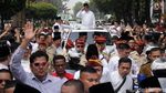 Prabowo-Sandi Diarak ke KPU