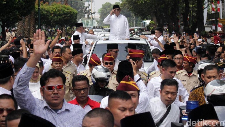 PSI: Pertamax Itu Dinikmati Orang Kaya Seperti Prabowo-Sandi PSI: Pertamax Itu Dinikmati Orang Kaya Seperti Prabowo-Sandi