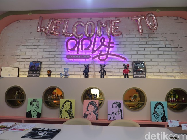 Ini tampilan area resepsionis salon Mimi Shop. Nuansa girlie sudah bisa terlihat dari bagian depan. Foto: Rahmi Anjani/Wolipop