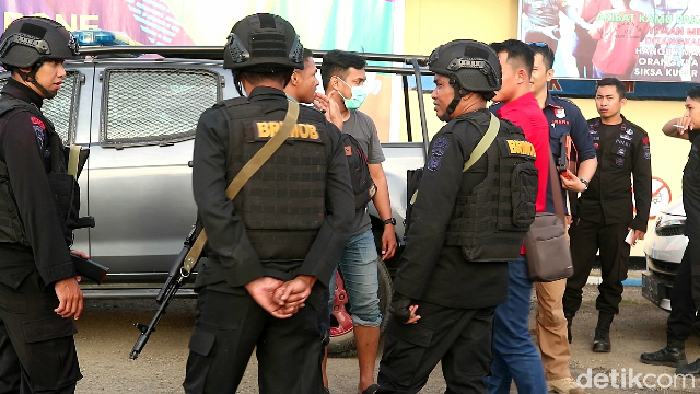 2 Terduga Teroris Ditangkap di Bone, Bahan Peledak Disita