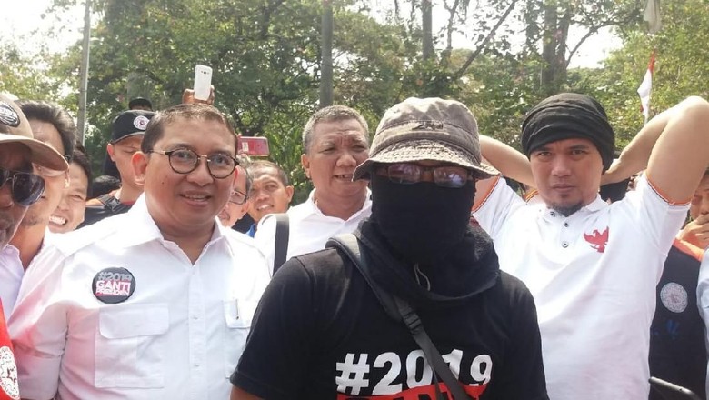 Ikut Kawal Prabowo, Fadli Zon-Ahmad Dhani Gabung Massa di Monas Ikut Kawal Prabowo, Fadli Zon-Ahmad Dhani Gabung Massa di Monas