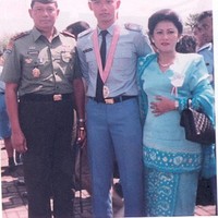 Seperti inilah penampilan AHY saat sekolah di SMA Taruna Nusantara. Dia lulus dengan predikat terbaik pada 1997. Foto: Dok. Instagram Agus Harimurti Yudhoyono/Ani Yudhoyono