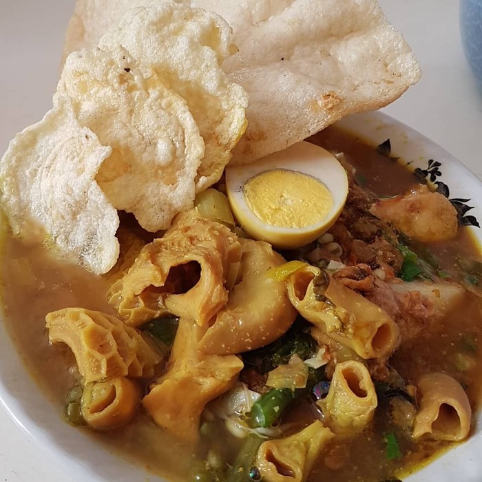 Siang Ini Enaknya Makan Rujak Soto Khas Banyuwangi