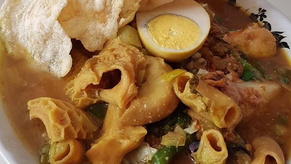 Siang Ini Enaknya Makan Rujak Soto Khas Banyuwangi
