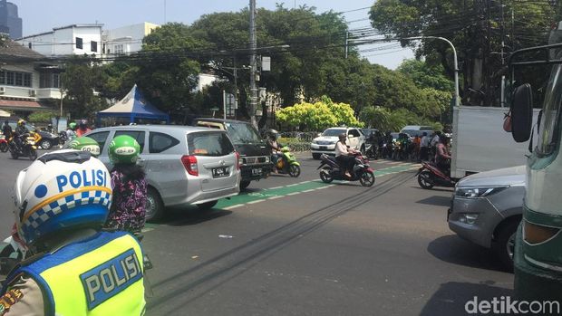 Lalu lintas di kedua arah sudah dibuka