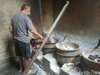 Legit Harum Kue Kolmbeng, Kue Jadul yang Selalu Bikin Kangen