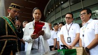 Turut hadir dalam acara tersebut PGS Direktur Utama Telkom David Bangun, Direktur Human Capital Management Telkom Herdy Harman mendampingi Menteri BUMN Rini Soemarno. Foto: dok. BUMN