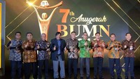 WEGE meraih predikat Inovasi Bisnis Terbaik dalam ajang Anugerah BUMN Award ke-7. Penghargaan ini merupakan apresiasi terhadap Kinerja BUMN dan Anak Perusahaan BUMN berdasarkan pada kinerja usaha, kinerja keuangan, kinerja kepemimpinan dan tata kelola perusahaan sepanjang tahun 2017. Foto: dok. Wika Gedung