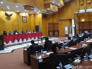Menuai Kritik, Raperda Perubahan Nama Jalan di Surabaya Tetap Digedok