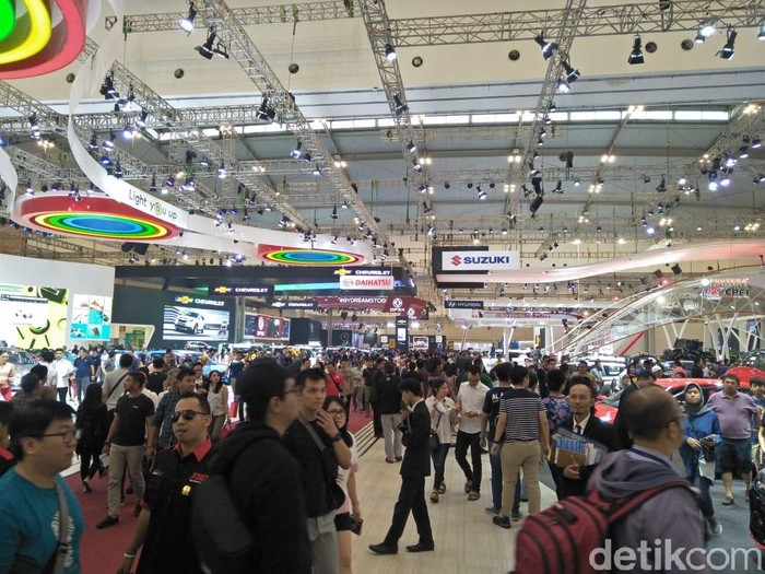 Suasana GIIAS 2018 Pekan ke-2