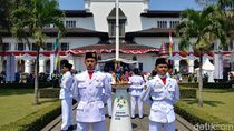 Usai Keliling Bandung, Api Asian Games Diinapkan di Gedung Sate Usai Keliling Bandung, Api Asian Games Diinapkan di Gedung Sate