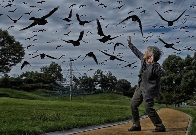 Editan fotonya yang menampilkan keseharian Kimiko membuat ia jadi terkenal di Jepang. Bulan Desember lalu, dia bahkan diundang ke Tokyo, di mana banyak orang ingin melihat galeri foto karyanya. Foto: Dok. Kimiko Nishimoto