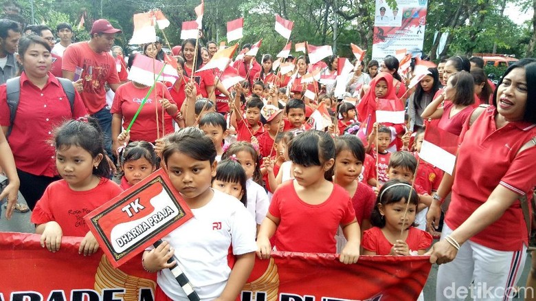 Sambut HUT RI ke-73, 3 Ribu Siswa TK Parade Merah Putih di Denpasar Sambut HUT RI ke-73, 3 Ribu Siswa TK Parade Merah Putih di Denpasar