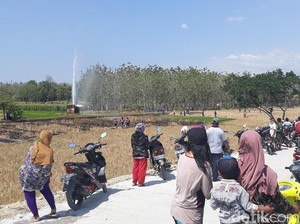 Melihat Indahnya Penampakan Semburan Air dari Tol Ngawi-Mantingan