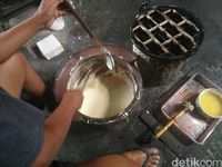 Legit Harum Kue Kolmbeng, Kue Jadul yang Selalu Bikin Kangen