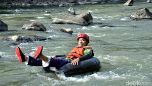 Foto: River Tubing Seru di Ciamis, Berani Coba?