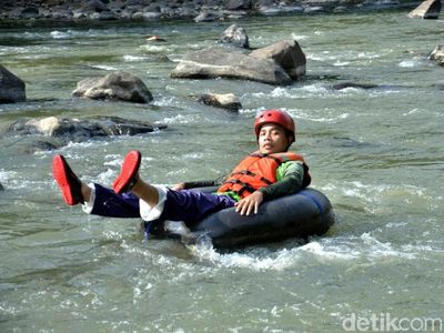 Foto: River Tubing Seru di Ciamis, Berani Coba?