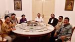 Pose Romahurmuziy Saat Ngemil Durian hingga Makan Malam dengan Jokowi 