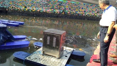 Penampakan Plasma Nano Bubble Penghilang Bau Kali Item