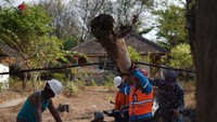 Kini, warga, pengusaha hotel, dan wisatawan yang masih bertahan disana sudah dapat menikmati kembali listrik PLN yang sebelumnya padam karena rusaknya jaringan dan infrastruktur listrik terdampak gempa. Pool/PLN.