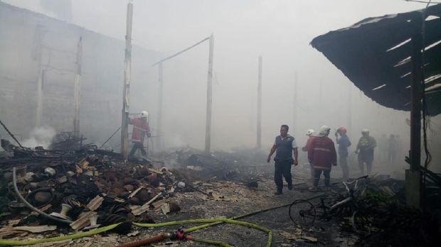 Penyebab kebakaran belum diketahui.