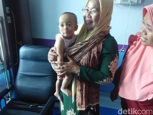 Senyum Lega Keluarga Tania, Bayi yang Operasi Celah Bibir Gratis