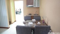 Harga unit hunian tipe 36 dipatok Rp 320 juta. Sementara tipe 21 yang hanya terdiri dari satu kamar tidur, kamar mandi, dapur dan ruang tamu dibandrol Rp 185 juta per unit. Grandyos Zafna/detikcom/File.
