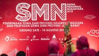 Upacara pelepasan peserta SMN itu digelar di Gedung Sate, Bandung, Jawa Barat, Jumat (10/8). Kegiatan tersebut bertujuan untuk menanamkan rasa bangga dan cinta tanah air kepada siswa-siswi SMA dan SMK sedini mungkin dan mengajak untuk melihat potensi keberagaman Indonesia.