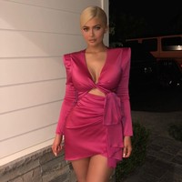 Kylie Jenner baru saja merayakan pesta ulang tahunnya yang ke-21. Kylie pun gonta-ganti pakaian bergaya seksi untuk rangkaian pestanya yang bertema pink tersebut. (Foto: @kyliejenner/ Instagram)