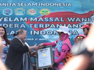 Bangga! Wanita Selam Indonesia Resmi Pecahkan Rekor MURI