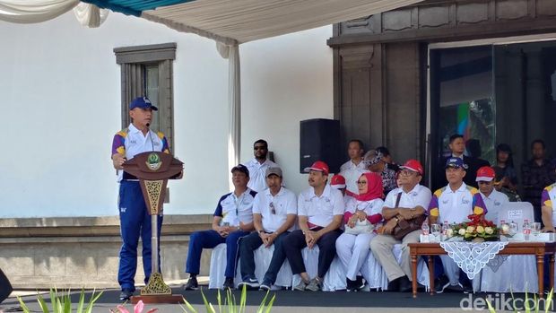 Usai Keliling Bandung, Api Asian Games Diinapkan di Gedung Sate