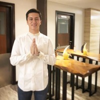 Sosoknya yang rupawan ini membuat Bripda Andre diidolakan oleh remaja perempuan hingga ibu-ibu. Foto: Dok. Andre Ferdiansyah