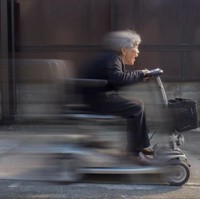 Nenek satu ini jauh dari kata gaptek. Dia mengatur, edit, dan posting fotonya sendiri di Instagram. Foto: Dok. Kimiko Nishimoto