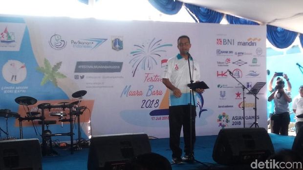 Anies dan Susi Hadiri Festival Muara Baru 