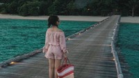 Nikita Willy tampak takjub dengan dengan keindahan Anambas. Indonesia you never fail to amaze me, tulisnya.  Foto: @nikitawillyofficial94/ Instagram