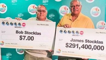 Dua bersaudara ini memiliki keberuntungan yang sama. (Foto: Brightside