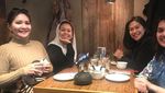 Makan Siang di New York hingga Makan Malam di Istana, Ini Pose Makan Yenny Wahid