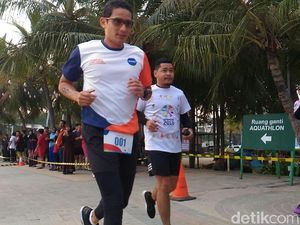 Video: Sandi Lari di Ancol Aquathlon Sebelum Tes Kesehatan Besok