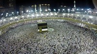 Jemaah haji memadati Masjidil Haram.