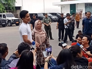 Soal Kemeja Jokowi, Kaesang: Bapak Sudah Gaul dan Millenial