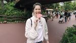 Intip Momen Kulineran Keluarga Harmonis si Cantik Laura Basuki